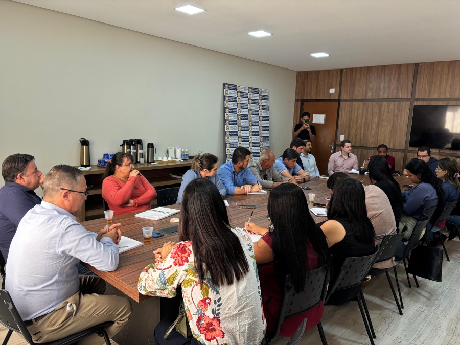 Prefeitura Municipal de Nova Ubiratã realiza reunião para discutir Plano de Cargos e Carreiras