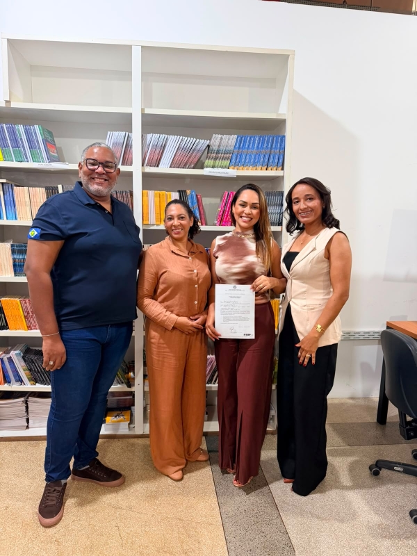 Nova Ubirat&atilde; participa de encontro sobre fortalecimento das bibliotecas p&uacute;blicas e recebe doa&ccedil;&atilde;o de mais de 140 livros