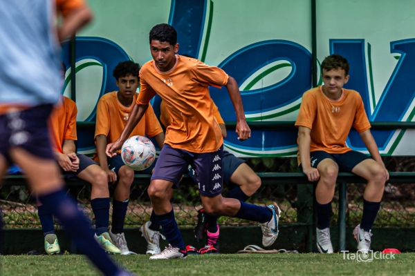 Associação Esportiva Nova Aliança Impulsiona Talentos Locais para Clubes de Destaque Nacional