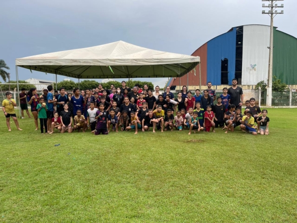 Secretaria de Esporte e Lazer promove gincana para as crian&ccedil;as e adolescentes da Escolinha de Base de Nova Ubirat&atilde;