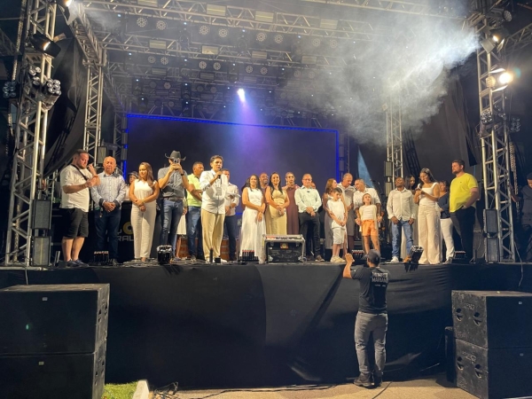 Nova Ubirat&atilde; celebra a chegada de 2026 com grande festa de R&eacute;veillon