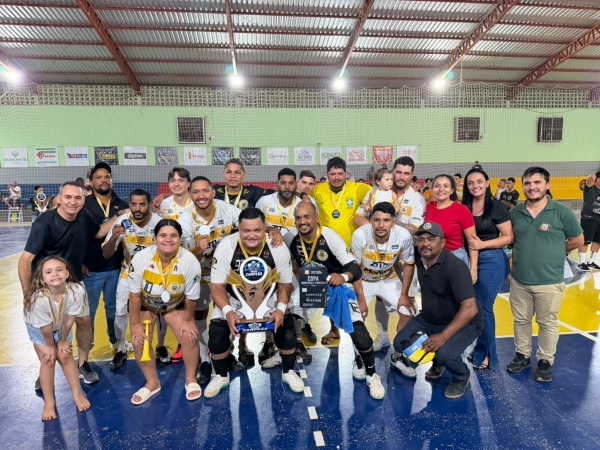 Secretaria de Esporte e Lazer de Nova Ubirat&atilde; celebra grandes finais da Copa Ind&uacute;stria e Com&eacute;rcio e do Campeonato Perna de Pau