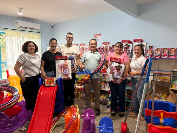 Cemeis de Nova Ubirat&atilde; recebem novos brinquedos e refor&ccedil;am espa&ccedil;o de recrea&ccedil;&atilde;o