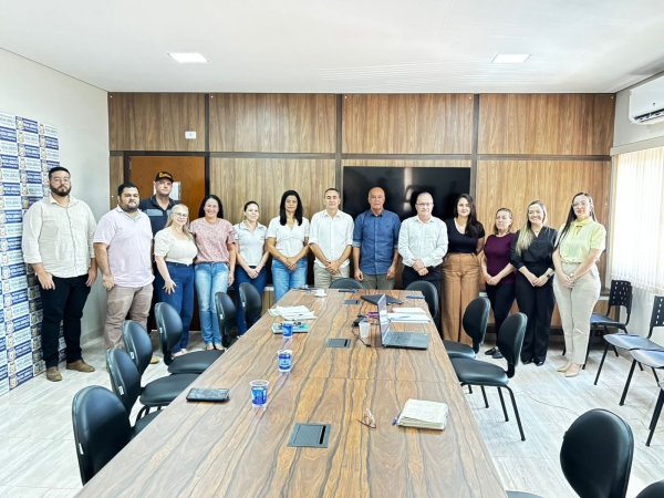 Poderes Executivo e Legislativo de Nova Ubiratã avança em tratativas para construção de Casas Populares