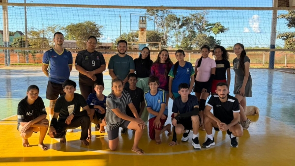 Prefeitura Municipal de Nova Ubirat&atilde; realiza treinamento intensivo para atletas de voleibol visando os Jogos Escolares Regionais