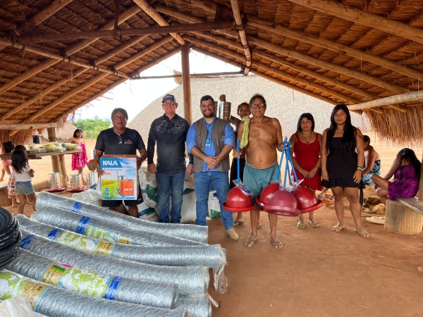 Prefeitura de Nova Ubirat&atilde; realizou entrega de pintainhos e materiais na aldeia ind&iacute;gena
