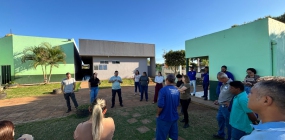 Prefeito, secretários e demais servidores municipais se reúnem para planejar revitalização da Escola Municipal Tancredo Neves e da quadra escolar